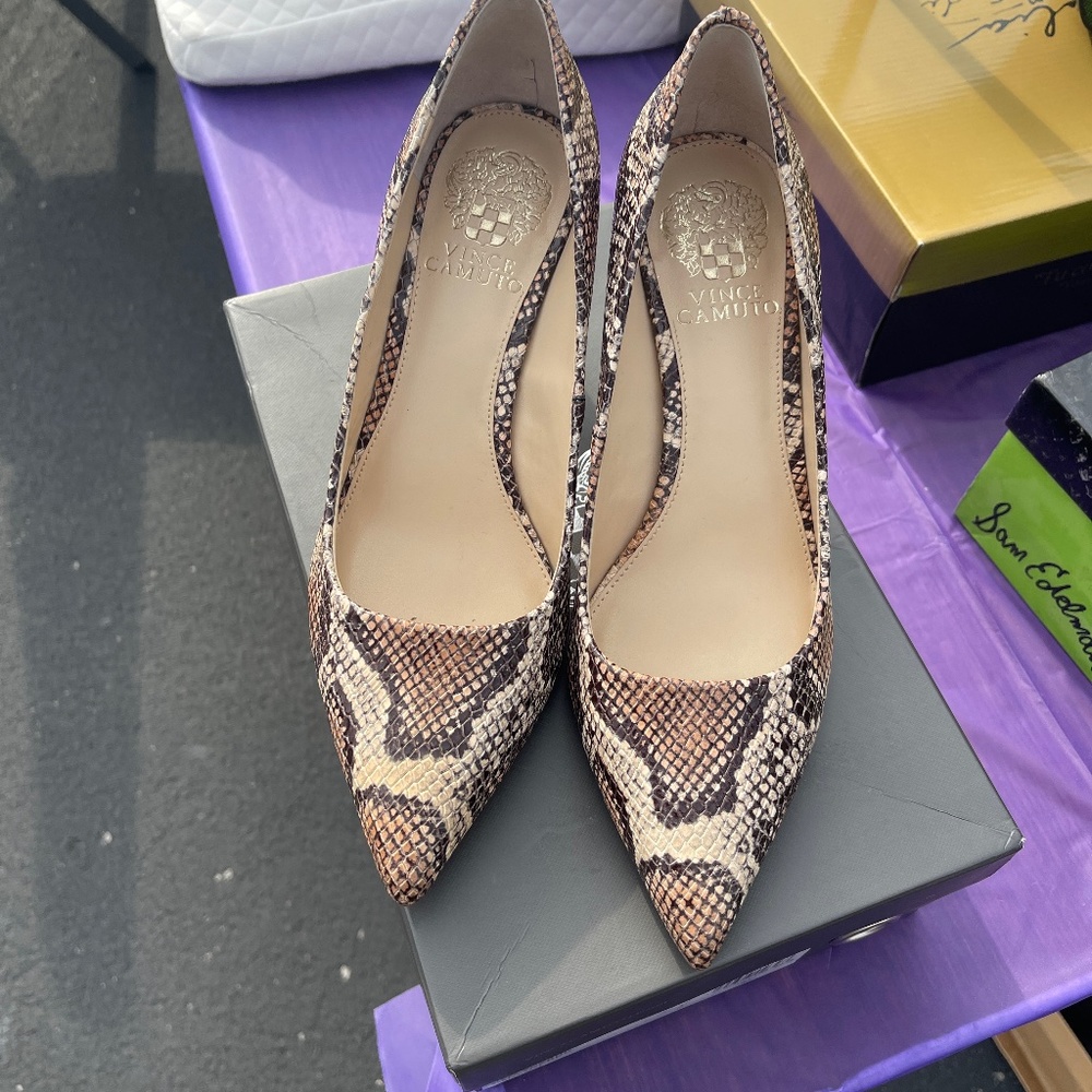New Vince Camuto Pumps